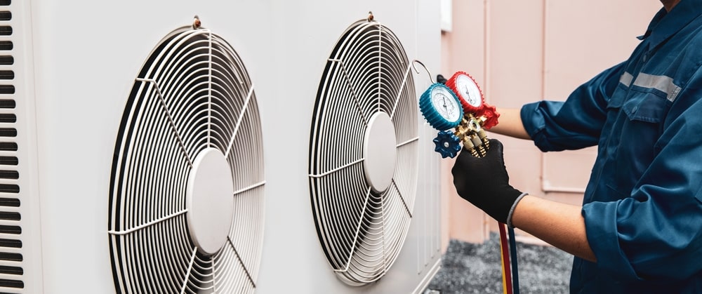 shutterstock 2374729183 HVAC maintenance